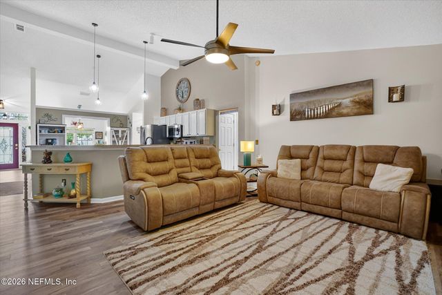 7525 PLANTATION CLUB Drive, Jacksonville, FL 32244