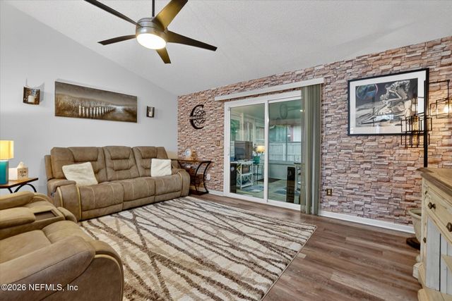 7525 PLANTATION CLUB Drive, Jacksonville, FL 32244