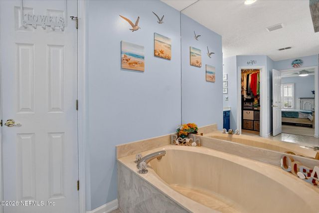 7525 PLANTATION CLUB Drive, Jacksonville, FL 32244