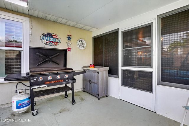 7525 PLANTATION CLUB Drive, Jacksonville, FL 32244