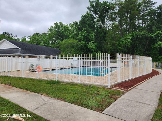 7525 PLANTATION CLUB Drive, Jacksonville, FL 32244