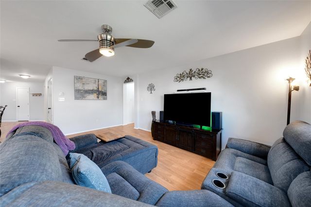 804 Pampas Ricas DR, Leander, TX 78641