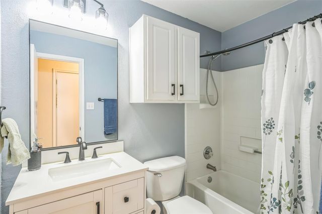 804 Pampas Ricas DR, Leander, TX 78641