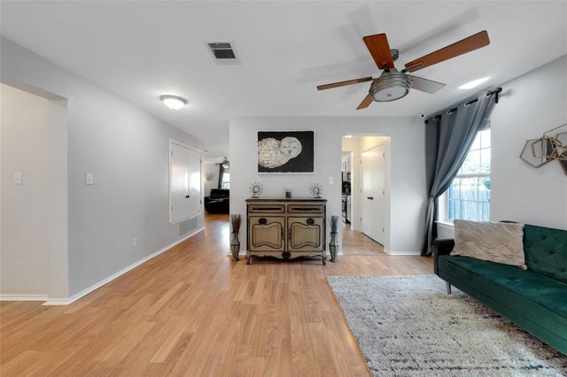 804 Pampas Ricas DR, Leander, TX 78641