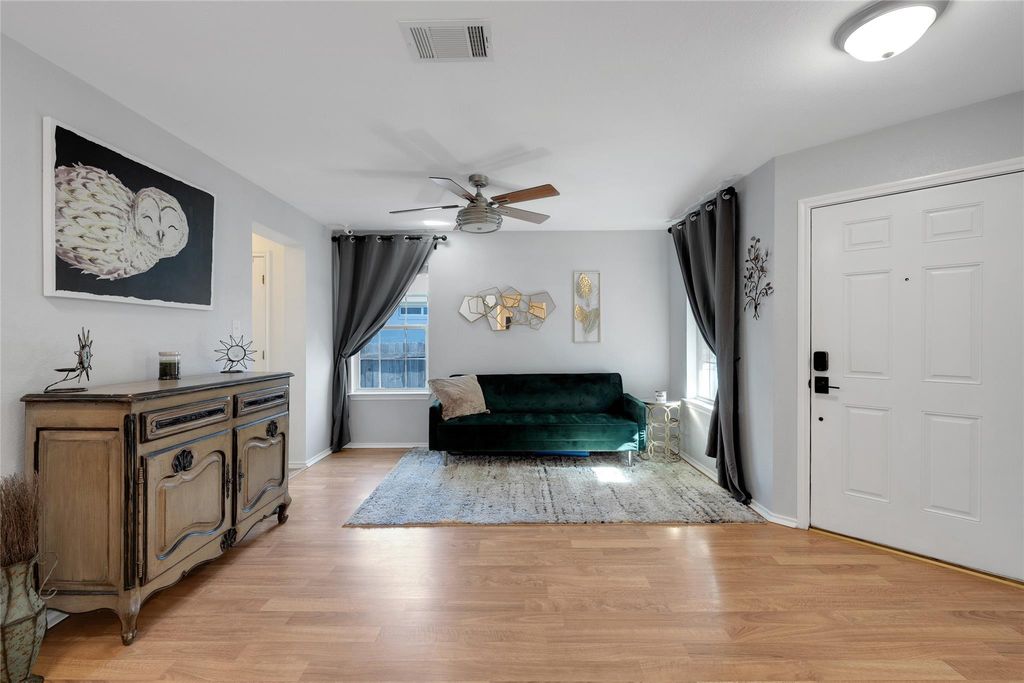 804 Pampas Ricas DR, Leander, TX 78641