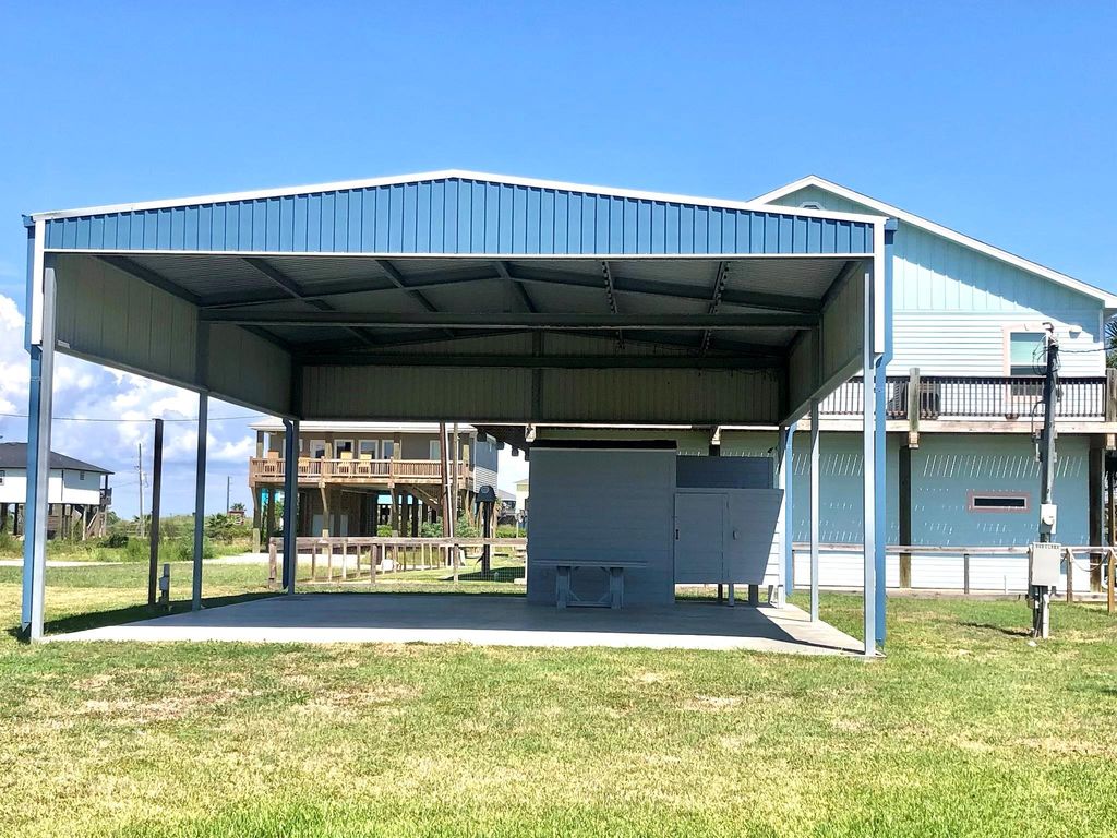 966 Clara Street, Crystal Beach, TX 77650