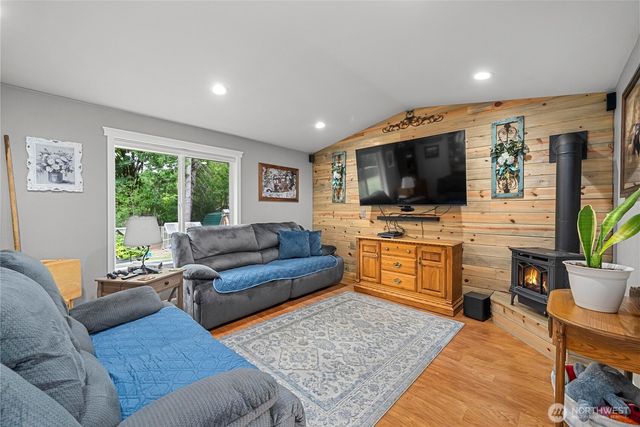1825 W Deegan Road E, Shelton, WA 98584