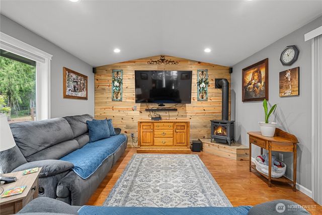 1825 W Deegan Road E, Shelton, WA 98584