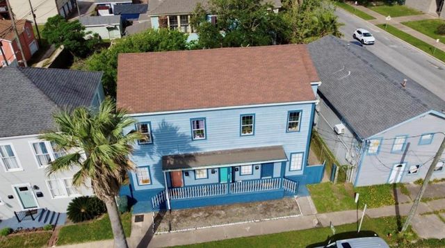 805 10th Street 2, Galveston, TX 77550