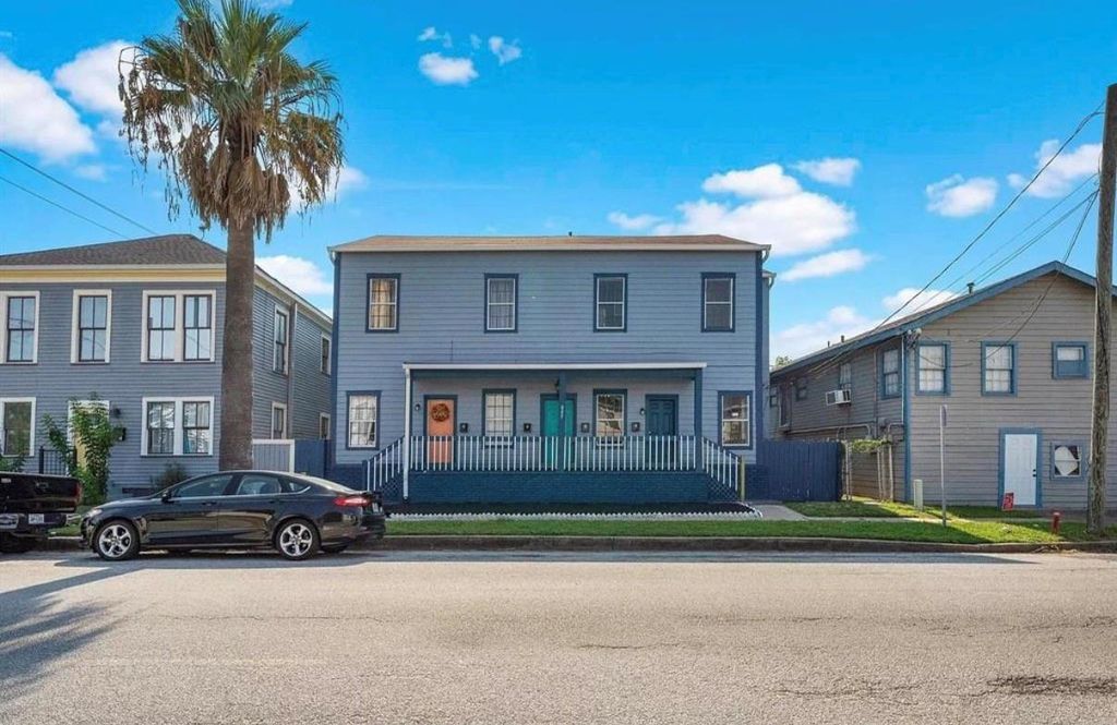 805 10th Street 2, Galveston, TX 77550