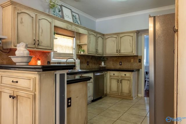 105 Lancaster Court SW, Huntsville, AL 35824