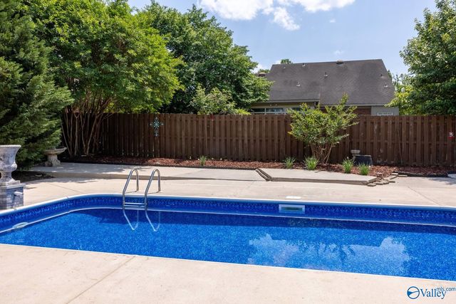 105 Lancaster Court SW, Huntsville, AL 35824