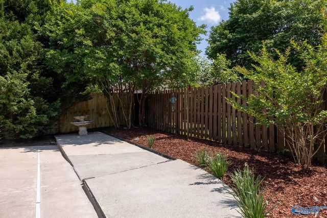 105 Lancaster Court SW, Huntsville, AL 35824