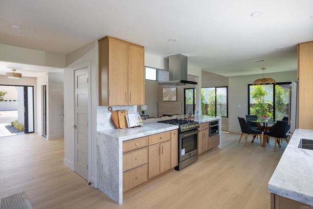 6765 Edmonton Avenue, San Diego, CA 92122