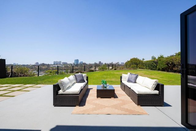 6765 Edmonton Avenue, San Diego, CA 92122