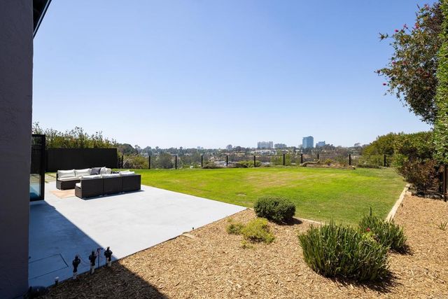 6765 Edmonton Avenue, San Diego, CA 92122