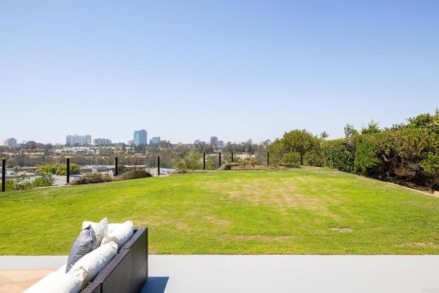 6765 Edmonton Avenue, San Diego, CA 92122