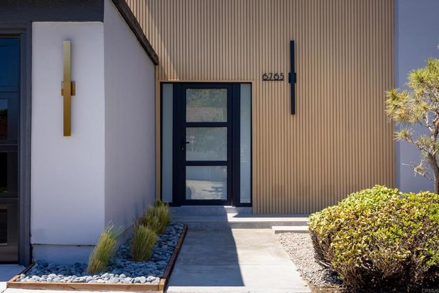 6765 Edmonton Avenue, San Diego, CA 92122