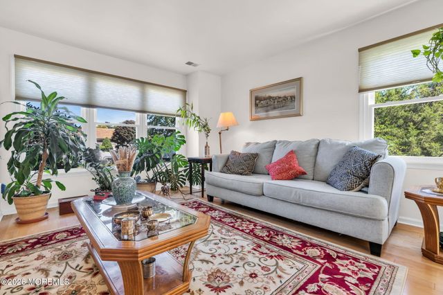 41 Deer Run Drive S, Barnegat, NJ 08005