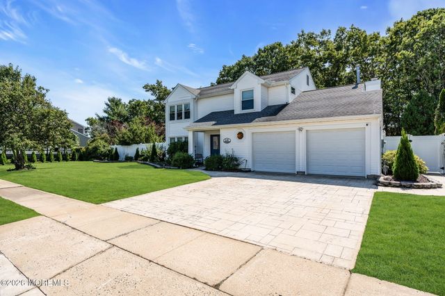 41 Deer Run Drive S, Barnegat, NJ 08005