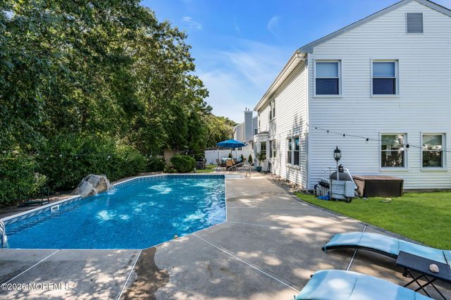 41 Deer Run Drive S, Barnegat, NJ 08005