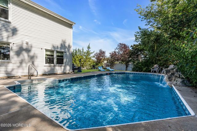 41 Deer Run Drive S, Barnegat, NJ 08005