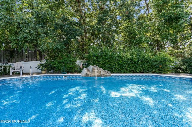 41 Deer Run Drive S, Barnegat, NJ 08005