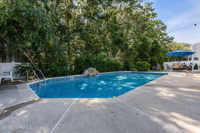 41 Deer Run Drive S, Barnegat, NJ 08005