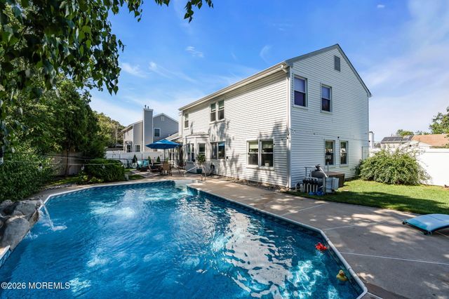 41 Deer Run Drive S, Barnegat, NJ 08005