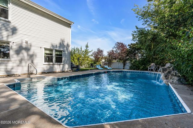 41 Deer Run Drive S, Barnegat, NJ 08005
