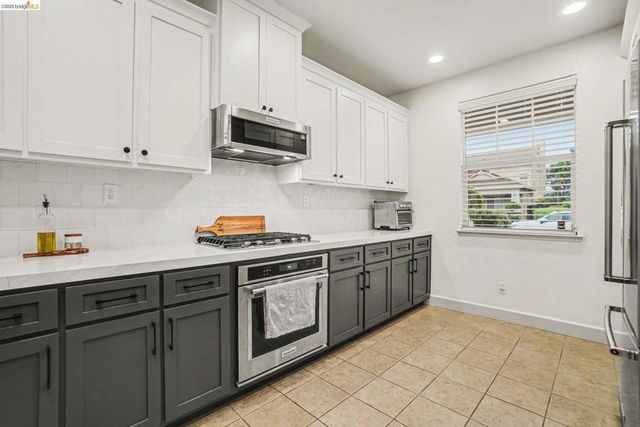 241 Yellow Rose Cir, Oakley, CA 94561