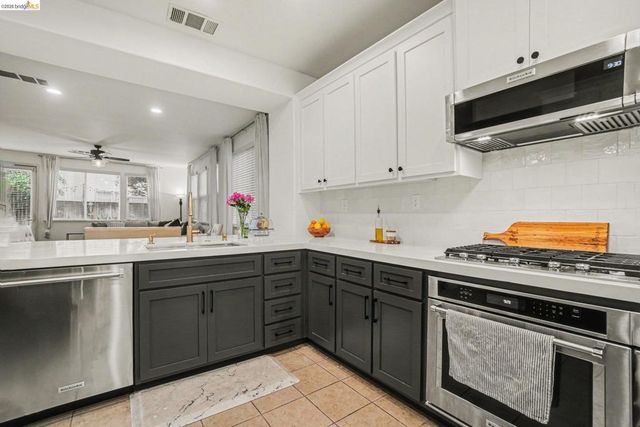 241 Yellow Rose Cir, Oakley, CA 94561