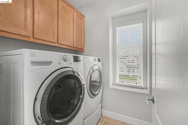 241 Yellow Rose Cir, Oakley, CA 94561