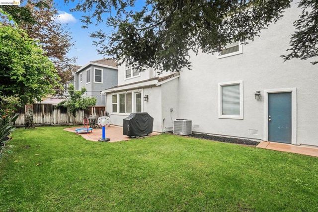 241 Yellow Rose Cir, Oakley, CA 94561