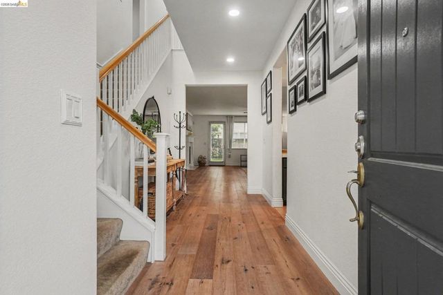 241 Yellow Rose Cir, Oakley, CA 94561