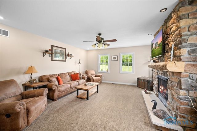 1548 County Road 128, Fremont, OH 43420