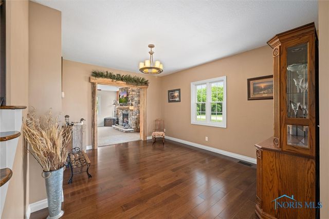 1548 County Road 128, Fremont, OH 43420