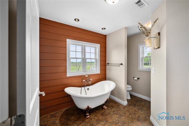 1548 County Road 128, Fremont, OH 43420