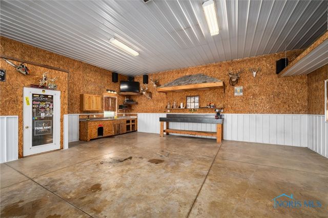 1548 County Road 128, Fremont, OH 43420