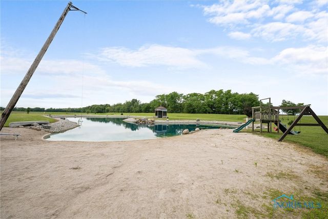 1548 County Road 128, Fremont, OH 43420