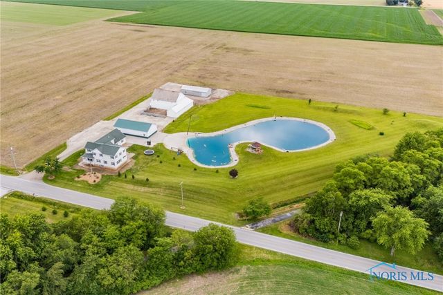 1548 County Road 128, Fremont, OH 43420