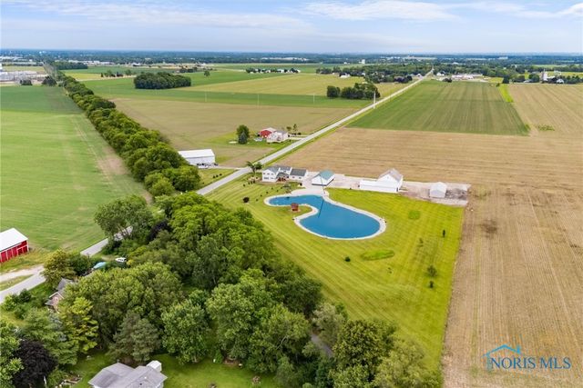 1548 County Road 128, Fremont, OH 43420