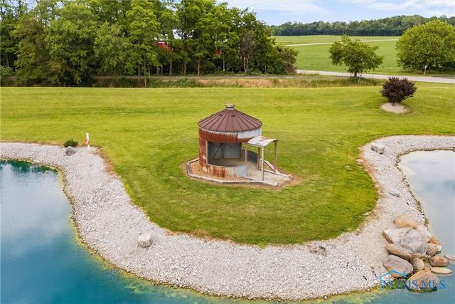 1548 County Road 128, Fremont, OH 43420