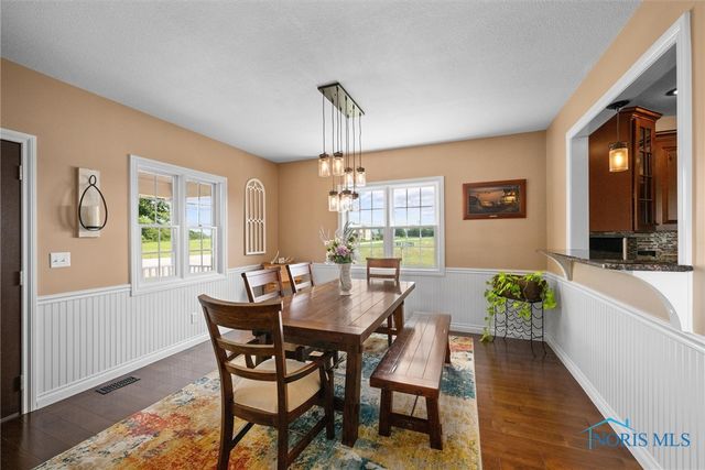 1548 County Road 128, Fremont, OH 43420