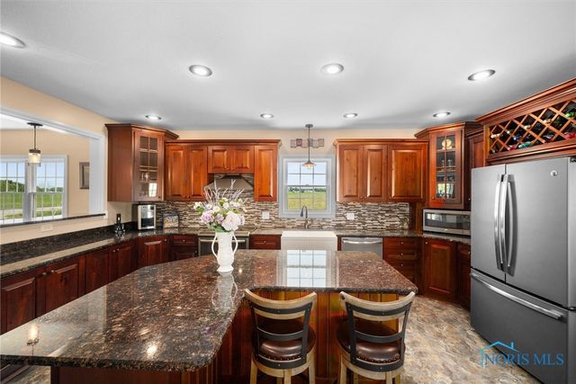 1548 County Road 128, Fremont, OH 43420