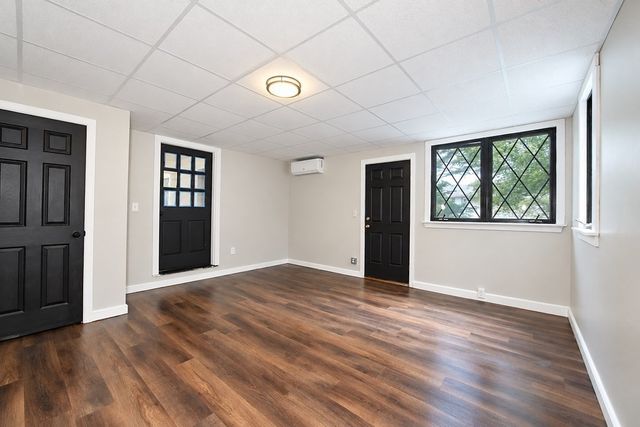 430 W Britannia St, Taunton, MA 02780