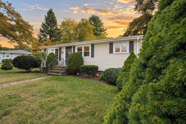 430 W Britannia St, Taunton, MA 02780