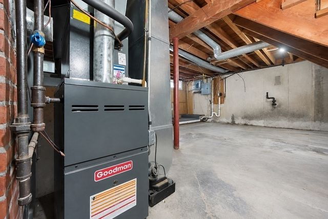 430 W Britannia St, Taunton, MA 02780