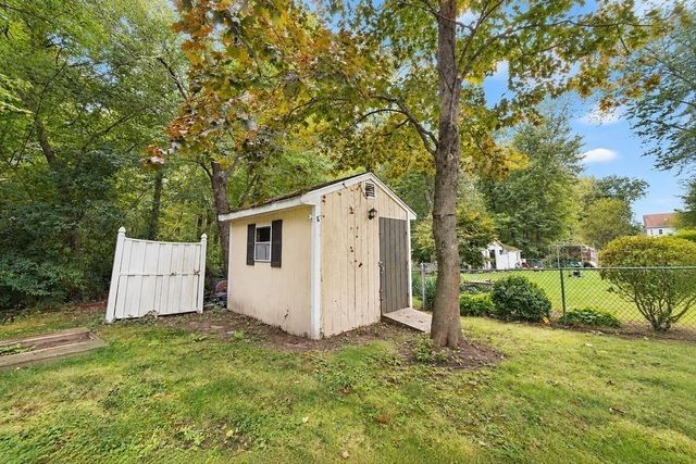 430 W Britannia St, Taunton, MA 02780
