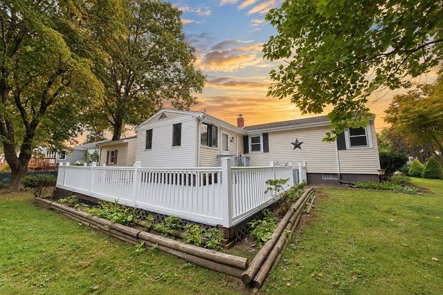 430 W Britannia St, Taunton, MA 02780